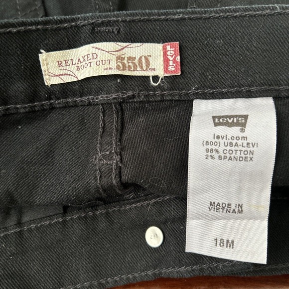 Levis 550 Black Denim Jeans 18M Relaxed Fit Boot Cut Stretch Red Tab 36x31 - Picture 3 of 7